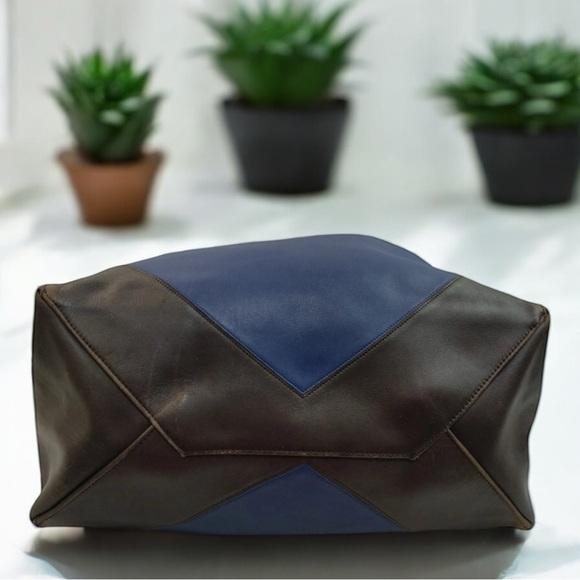 CELINE - Blue Calf skin - Picture 4 of 8